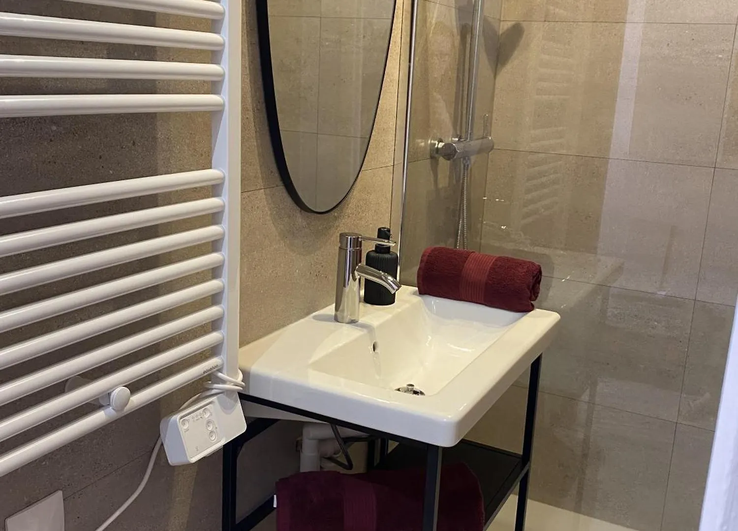 A Deux Pas Des Plages Et Au Coeur Du Vieil Antibes , Beau Studio Renove 0*,  Frankreich