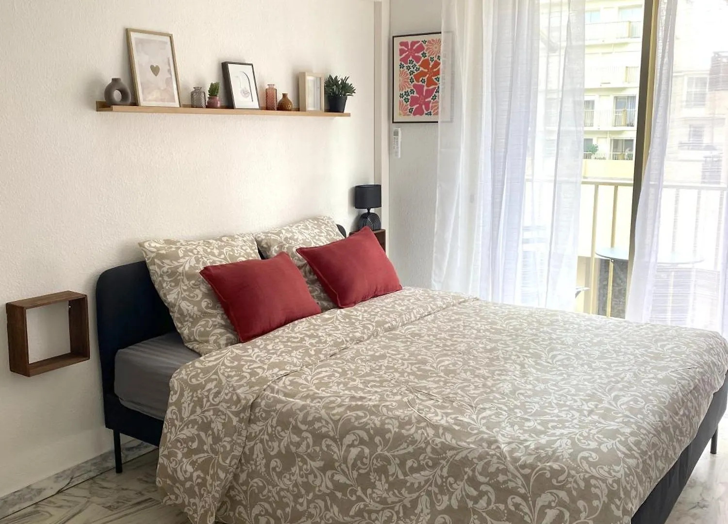 Apartment A Deux Pas Des Plages Et Au Coeur Du Vieil Antibes , Beau Studio Renove France