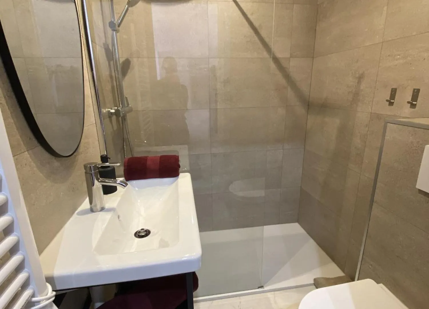 A Deux Pas Des Plages Et Au Coeur Du Vieil Antibes , Beau Studio Renove Apartment