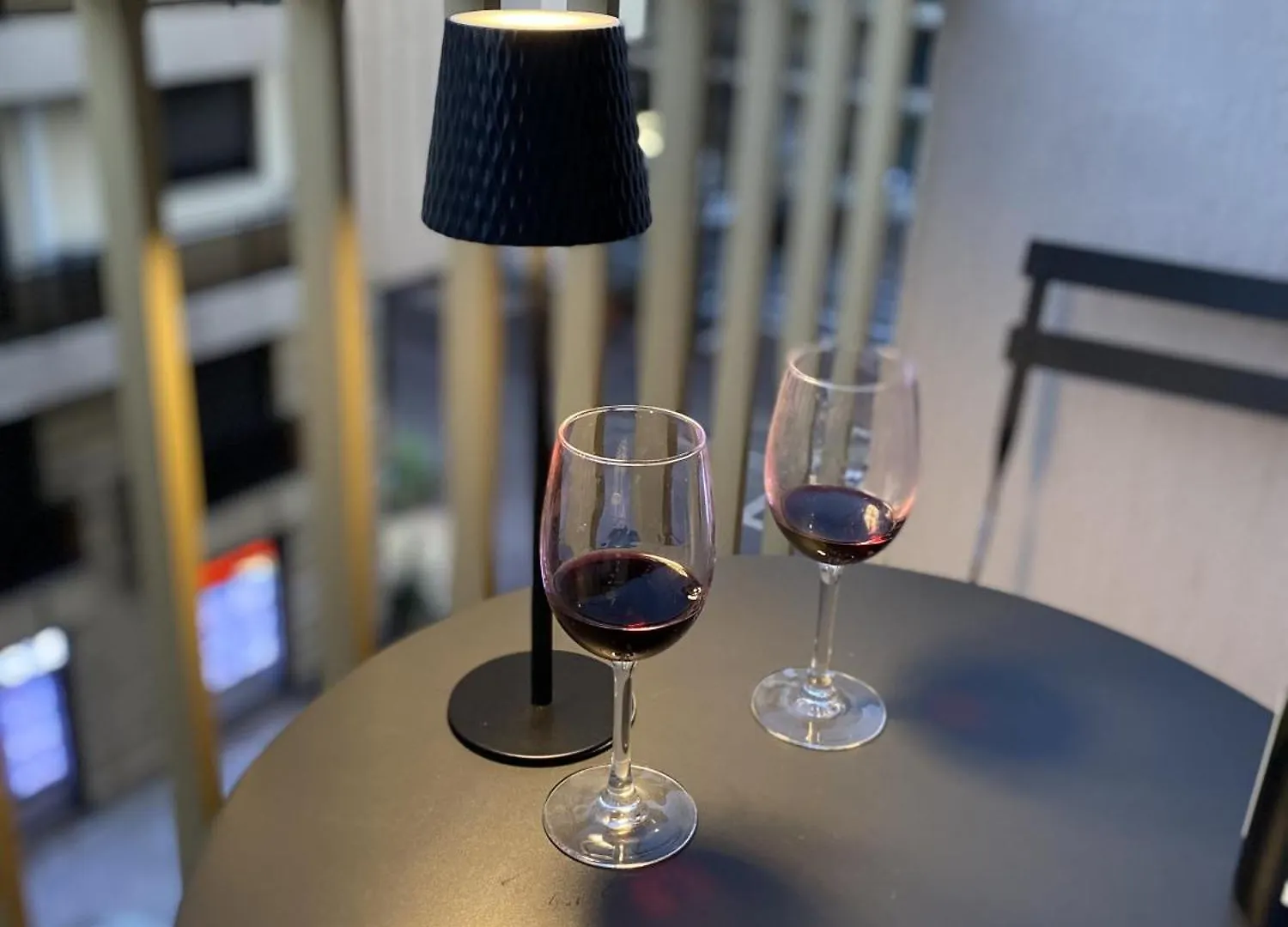 A Deux Pas Des Plages Et Au Coeur Du Vieil Antibes , Beau Studio Renove 0*,