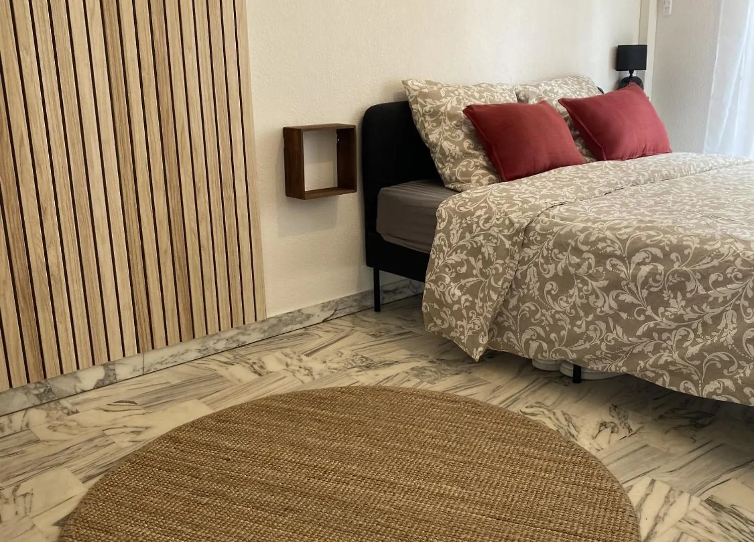 A Deux Pas Des Plages Et Au Coeur Du Vieil Antibes , Beau Studio Renove 0*,  France