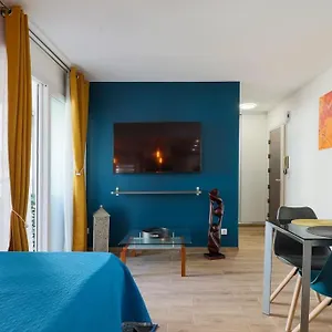 Centre A 2 Pas De La Vieille Ville, Plages Appartement