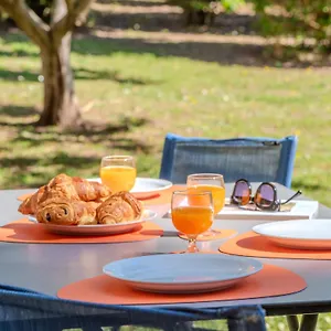 Appartamento Les 15 Pins & La -your Getaway Near Sea &, Antibes